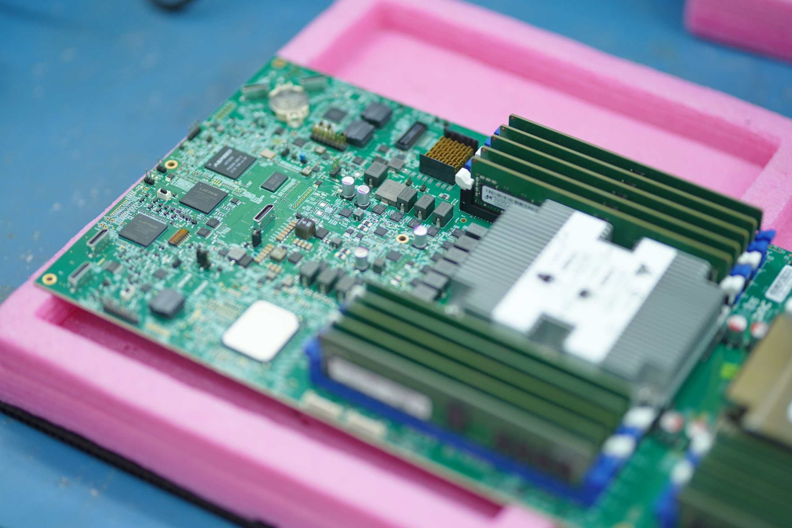 Electronic peripheral used to manufacture devices