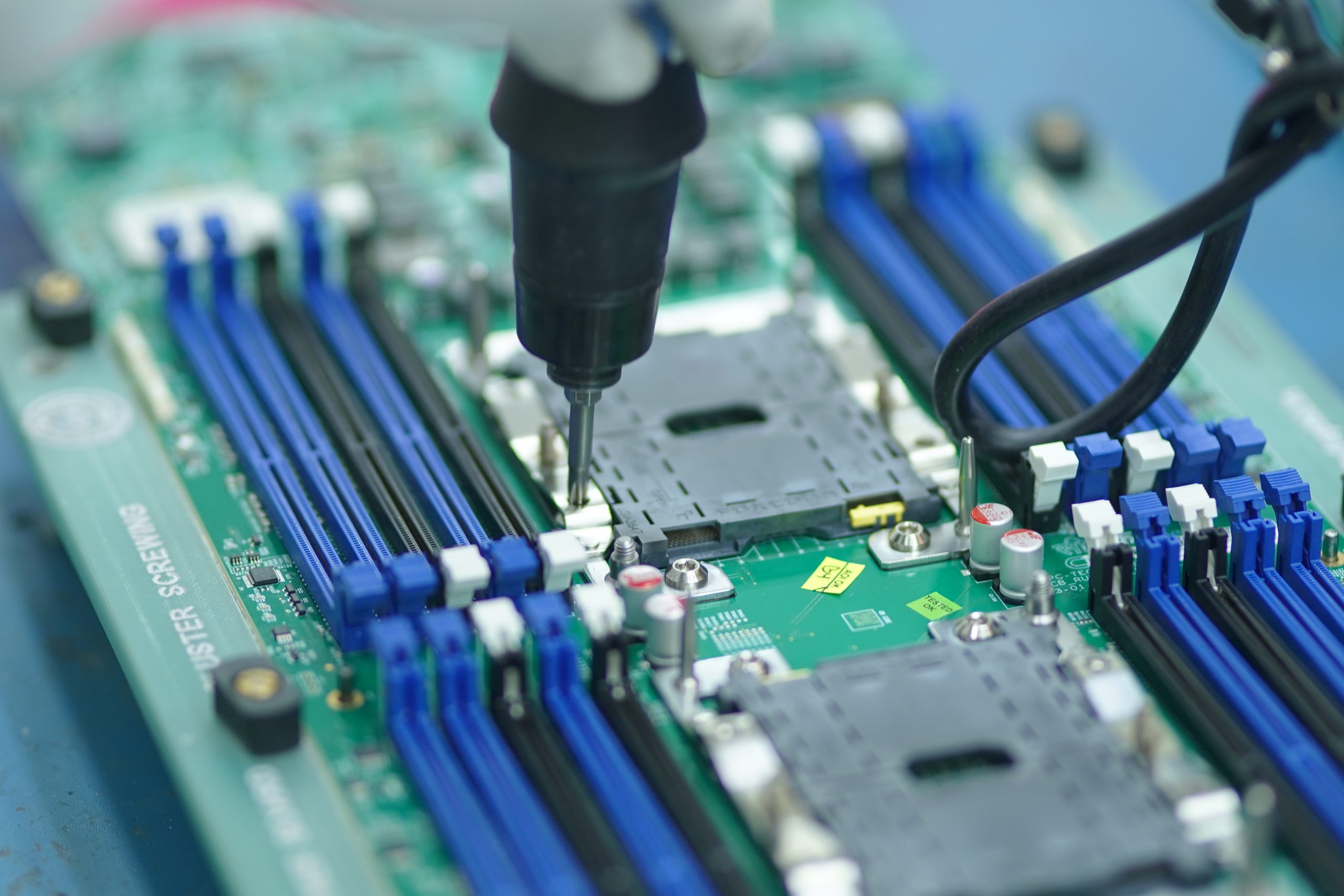 Electronic peripheral used to manufacture devices